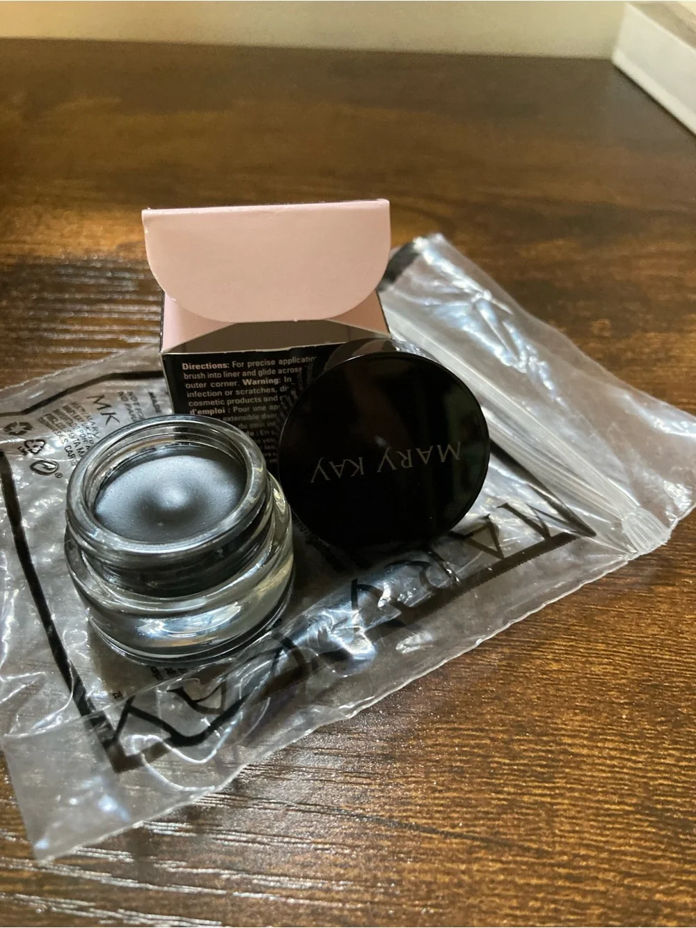 Mary Kay Gel Eyeliner — Black Jar with White Logo